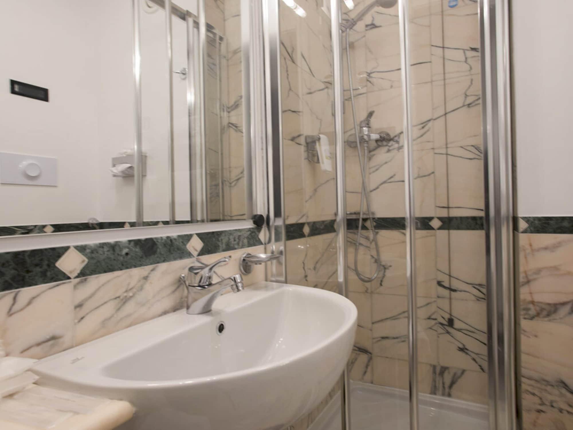 Hotel Plaza Pescara Ngoại thất bức ảnh