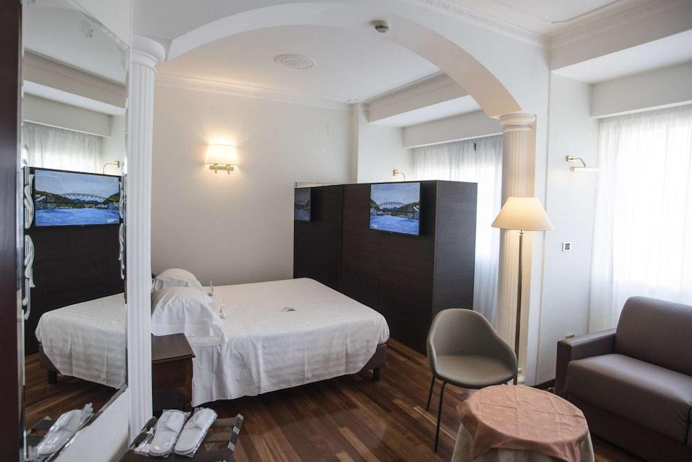 Hotel Plaza Pescara Ngoại thất bức ảnh