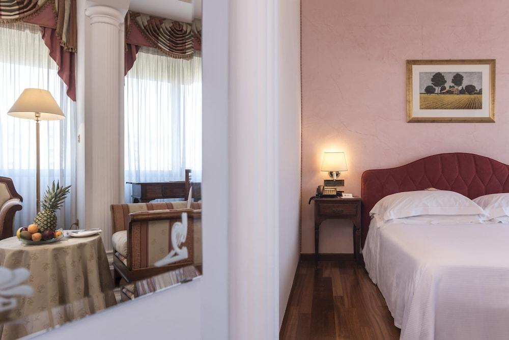 Hotel Plaza Pescara Ngoại thất bức ảnh