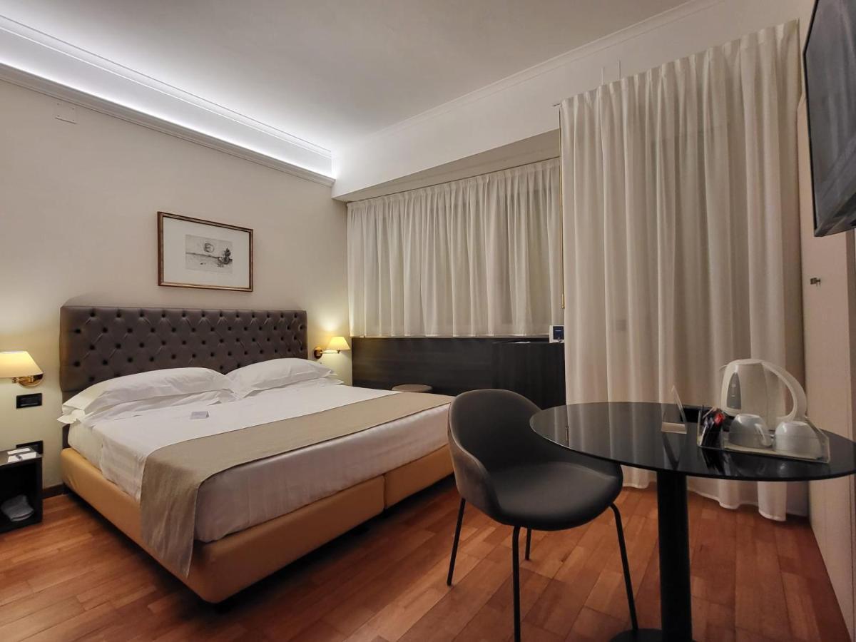 Hotel Plaza Pescara Ngoại thất bức ảnh